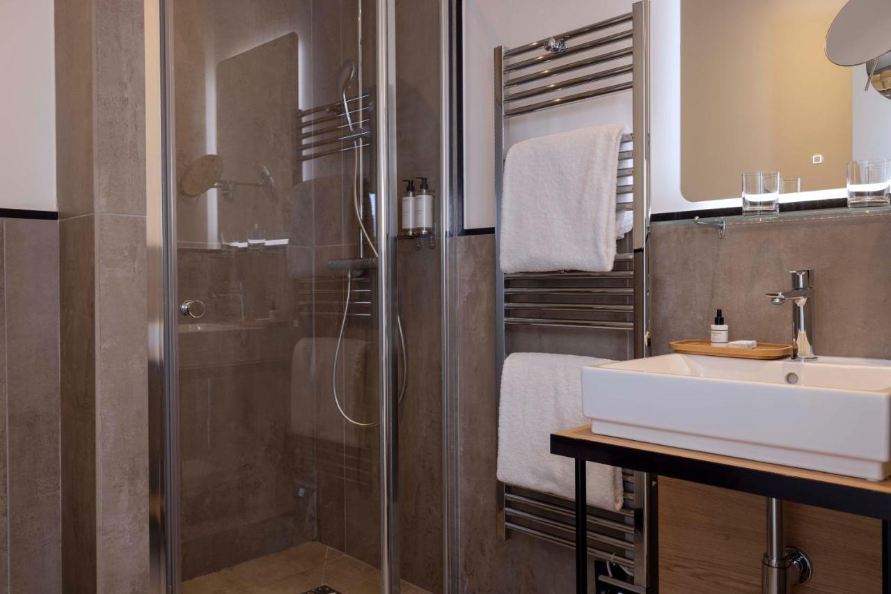Le 5 Particulier Hotel 4*