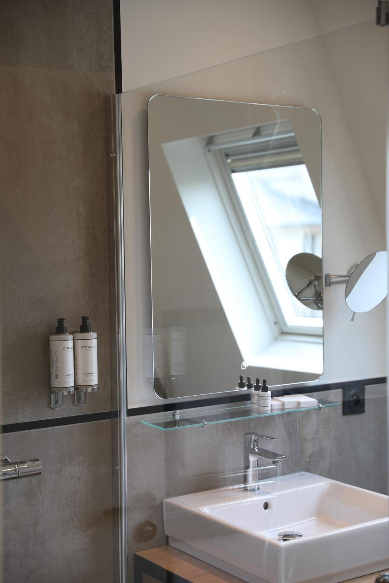 Le 5 Particulier Hotel